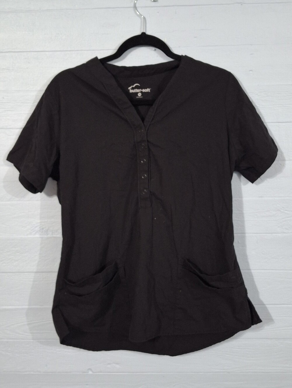 Womens Medical Wear V Neck Butter Soft scrub Top Size M.